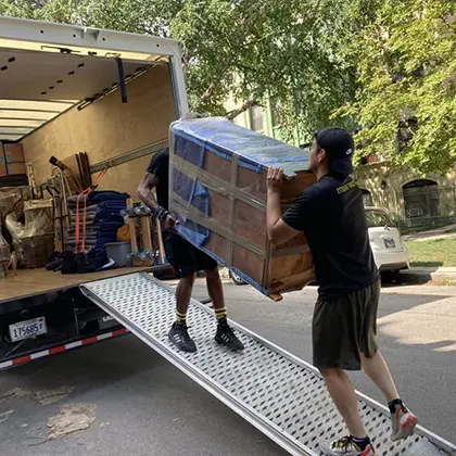 Small Moves & Delivery